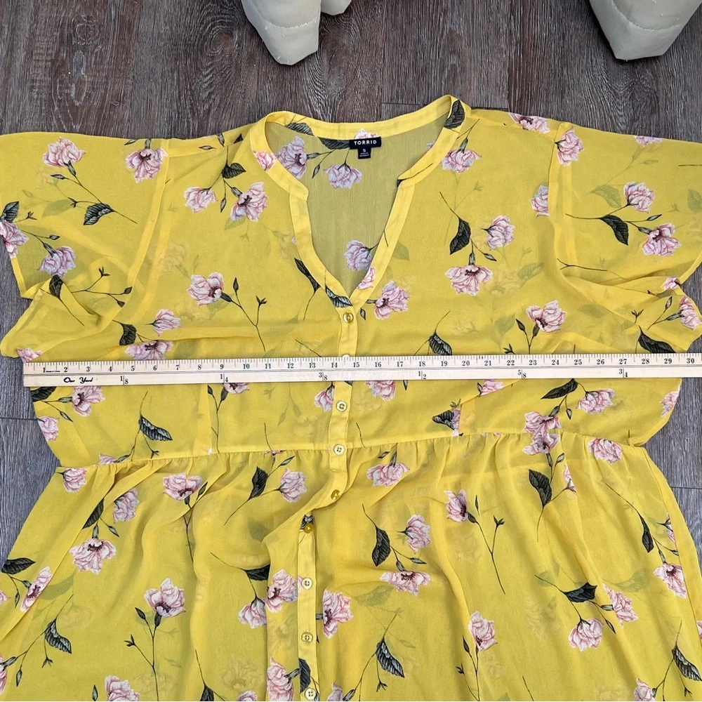 Torrid Floral Chiffon Hi-Low Babydoll Top Yellow Flutter Sleeve | Size: 5 - Picture 2 of 8